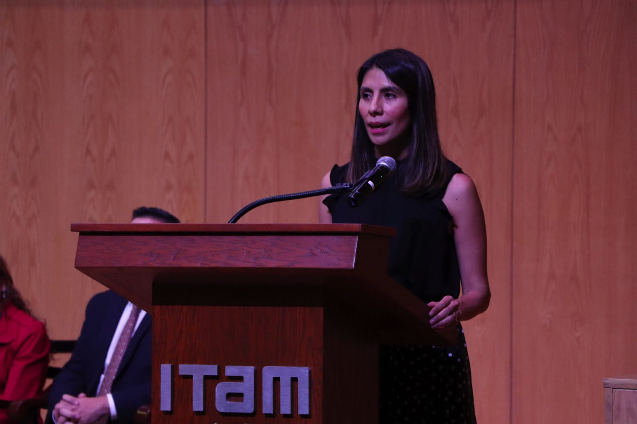 Karla Alcázar, exalumna de la Licenciatura en Administración del ITAM 